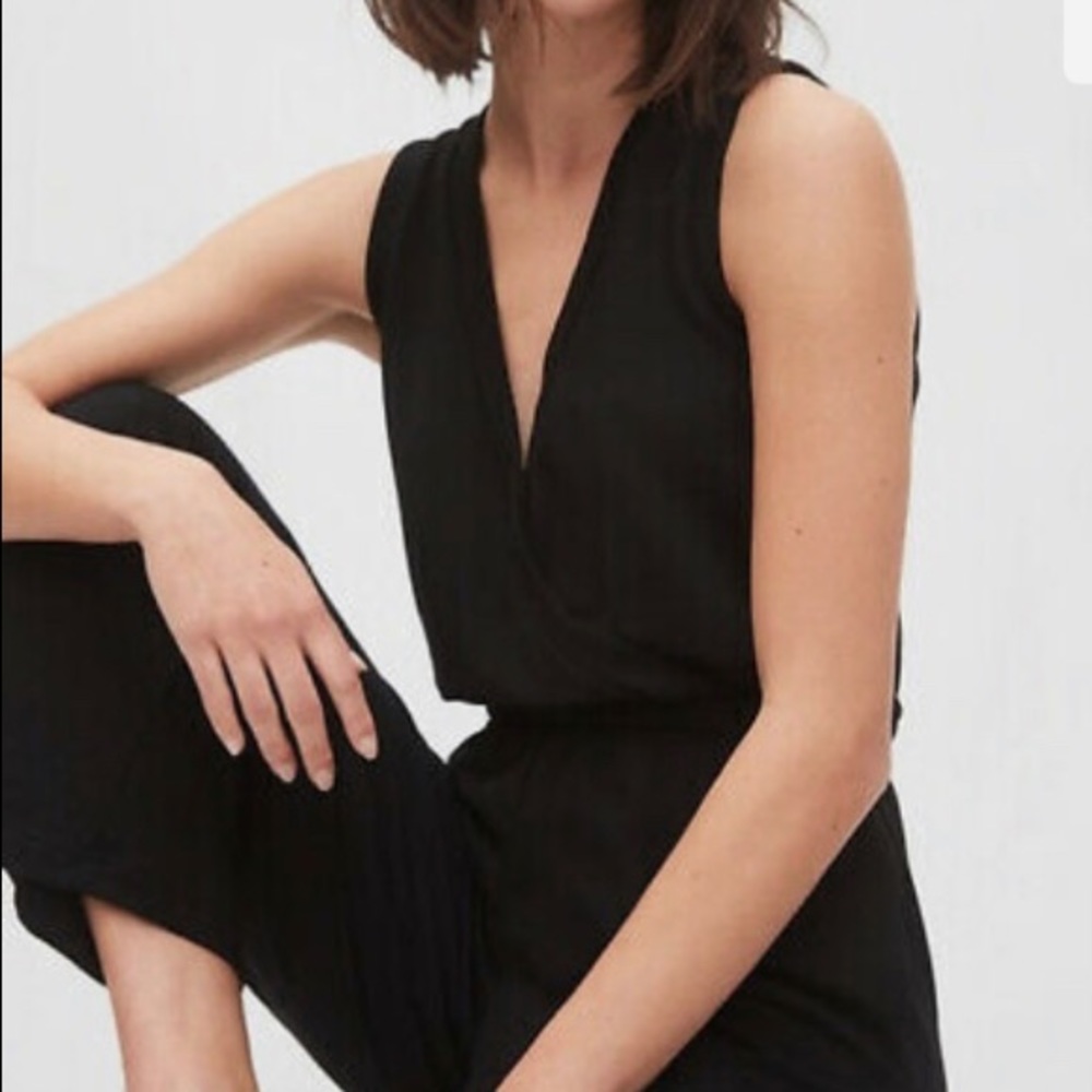 GAP Black V neck Jumpsuit Small